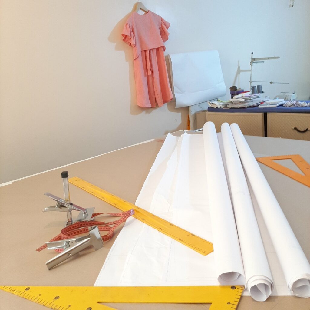 tracé prêt d'échantilion, à être coupé chez At. Line